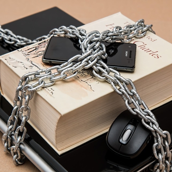 Knowledge in Chains